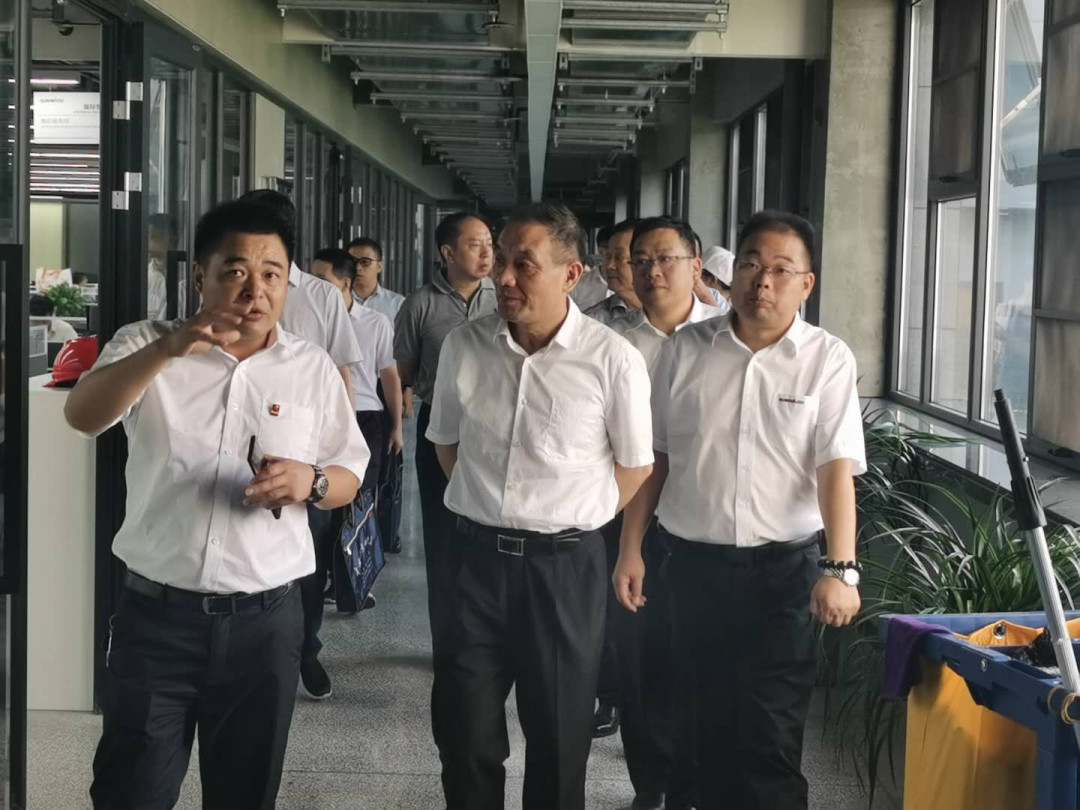 省人大常委会副主任杨维刚调研yp街机智能