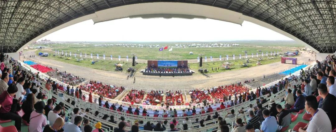 乌兰察布大草原,我来啦! yp街机SA60L阿若拉飞机“惊艳”航行大会