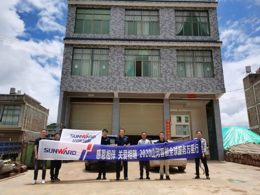 云南这个村有个挖掘机家族，，，创富有一套