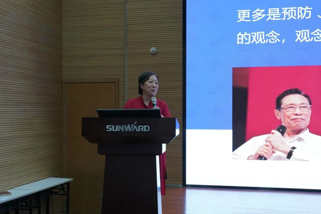 关爱科技事情者康健——康健科普进企业走进yp街机智能