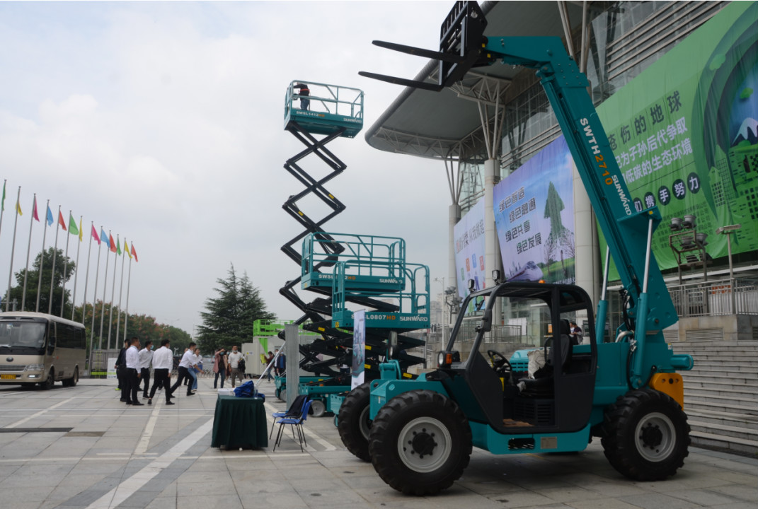 立异“绿”动能 yp街机智能绿博会上展风范