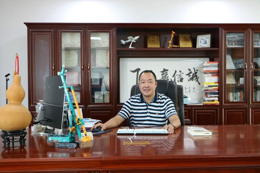 从鞋厂老板到桩工“大佬”，，，，，，他以一台静力压桩机撬动财产杠杆