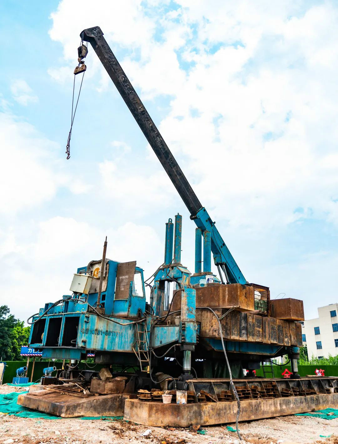 yp街机智能液压静力压桩机，，，，，，，，镌刻科技生长的时代烙印