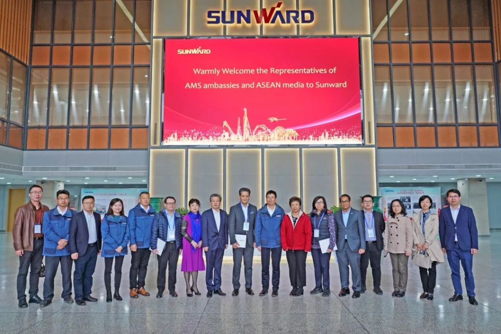 东盟联合参访团考察yp街机智能