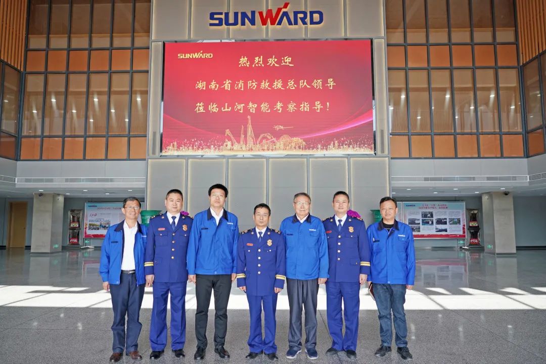 考察无人化妆备 高宁宇到访yp街机智能