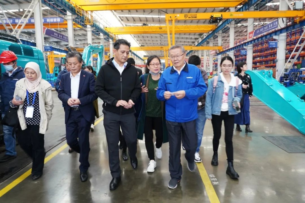 东盟联合参访团考察yp街机智能