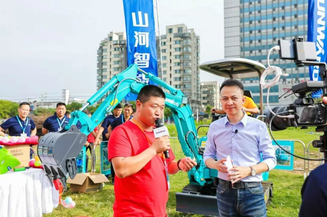 2020全球微挖大会 yp街机智能精品微挖赢得满堂彩