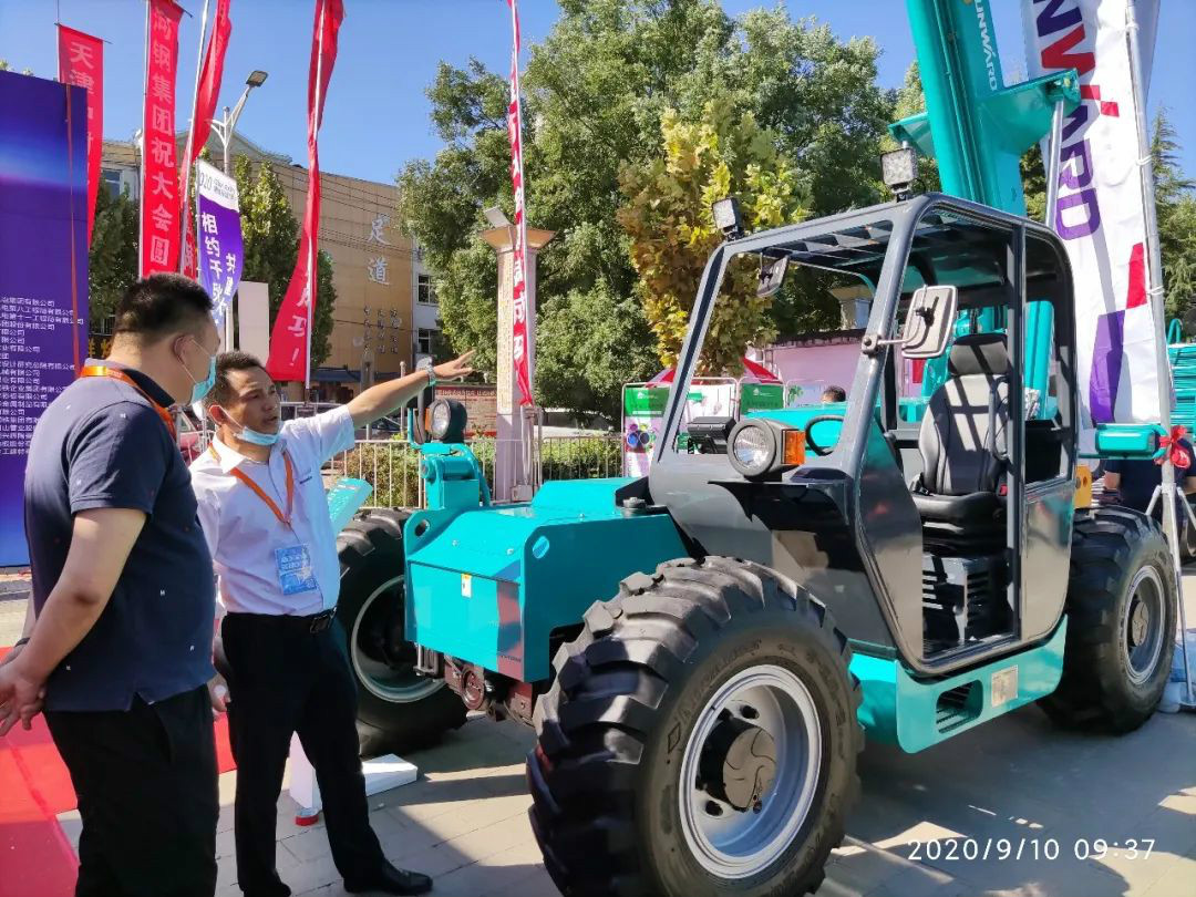 yp街机智能高空作业装备“吸睛”雄安展