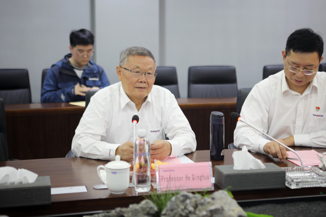 老挝长沙总领事本·印塔巴迪考察yp街机智能