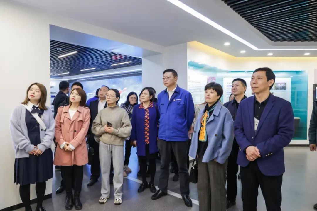 民主党派湖南省委机关青工委团队一行考察yp街机智能