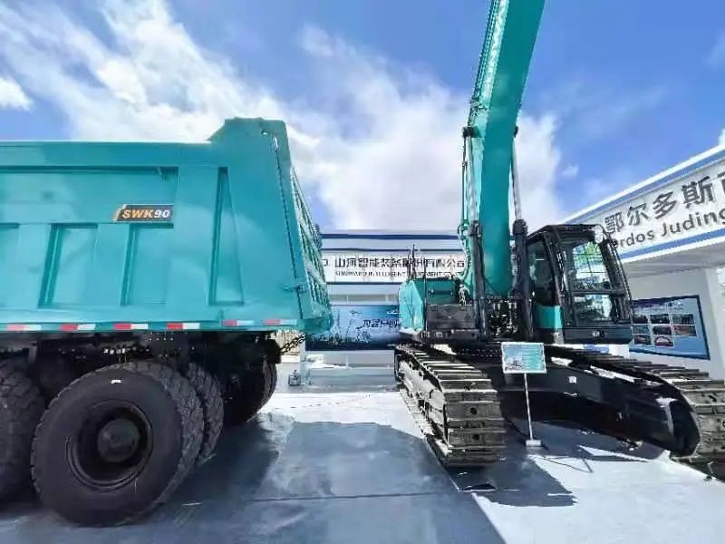 yp街机智能绿巨人闪亮登场鄂尔多斯国际煤博会