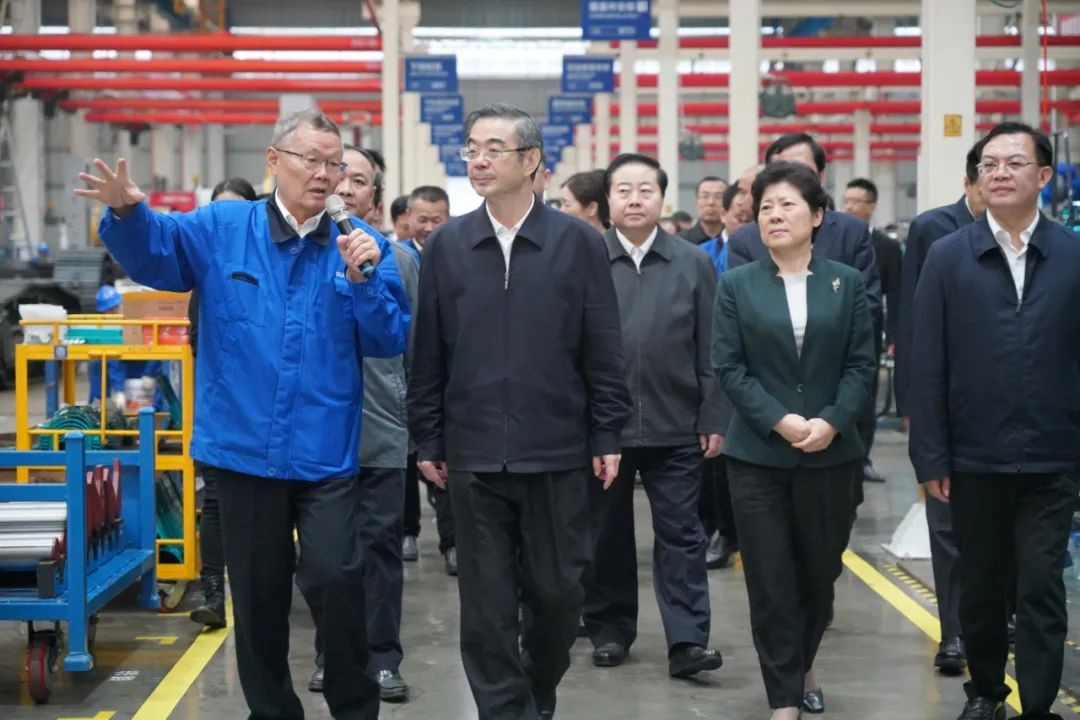 周强调研yp街机智能：增强知识产权；；；；；；；； 效劳立异驱动生长