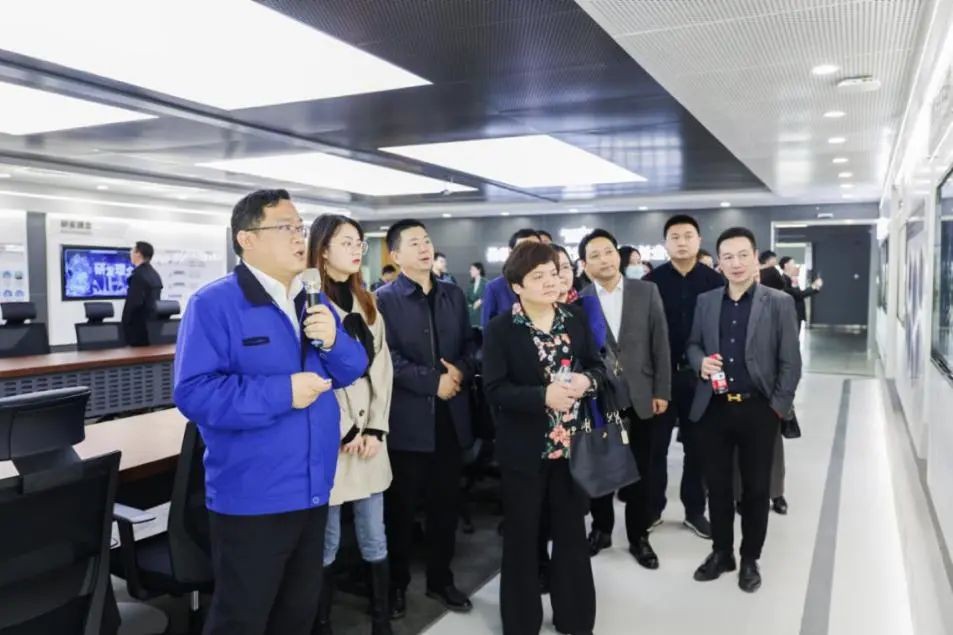 民主党派湖南省委机关青工委团队一行考察yp街机智能