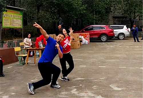 践行雷锋精神捐建“yp街机梦图书馆”