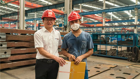 万力集团“送清凉”活动，，，，，，，，慰问一线员工