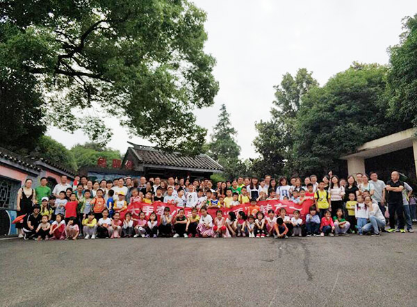 大手牵小手·“顽”转六一，，，，，，，，yp街机智能首次六一亲子主题活动圆满举行