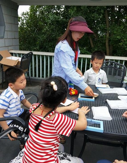 大手牵小手·“顽”转六一，，，，，，，，yp街机智能首次六一亲子主题活动圆满举行