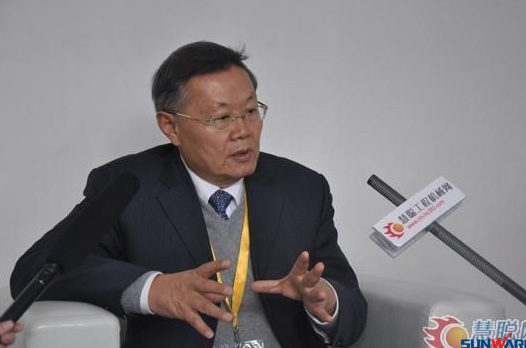 【宝马访谈】yp街机智能董事长何清华教授