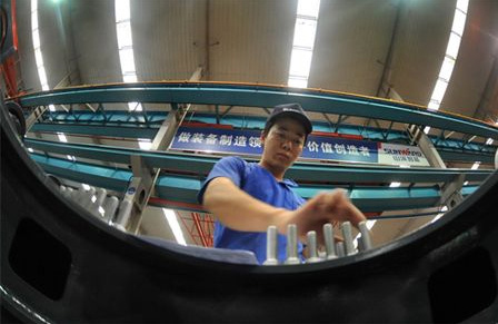 新华社报道：yp街机智能连任全球工程机械50强