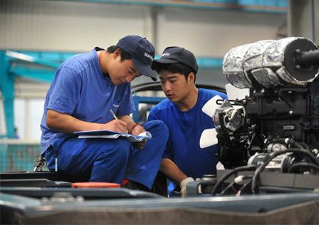 新华社报道：yp街机智能连任全球工程机械50强