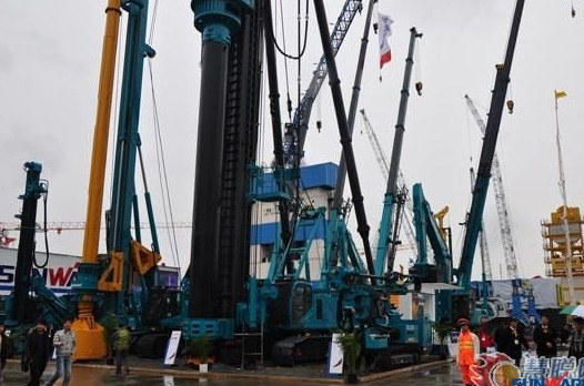 【宝马访谈】yp街机智能董事长何清华教授