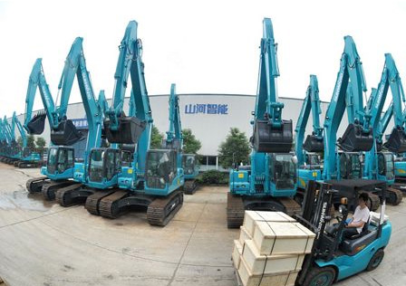 新华社报道：yp街机智能连任全球工程机械50强