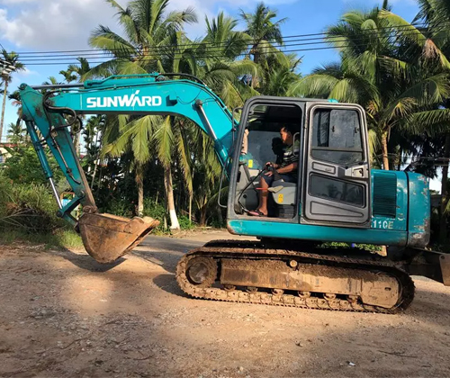 作为村里的创富标杆，，，陈老板的∶院爱将”事实是谁？？？？？？？