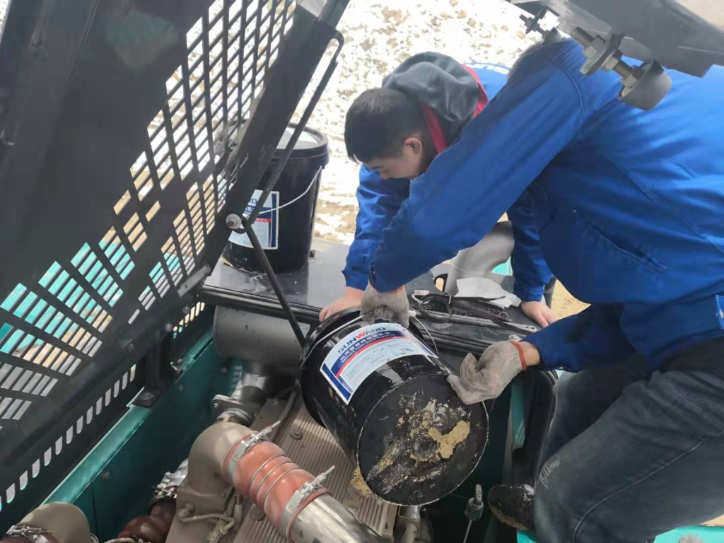 yp街机智能470挖机乐成挑战天下屋脊