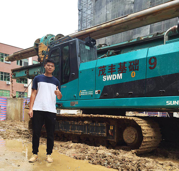 我叫阿忠，，，，，，忠于事业，，，，，，也忠于yp街机智能旋挖钻机