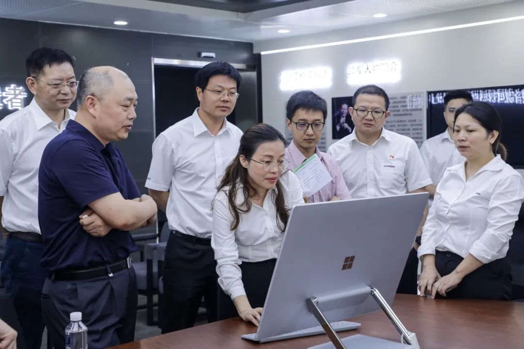 国防科大北斗团队考察yp街机智能