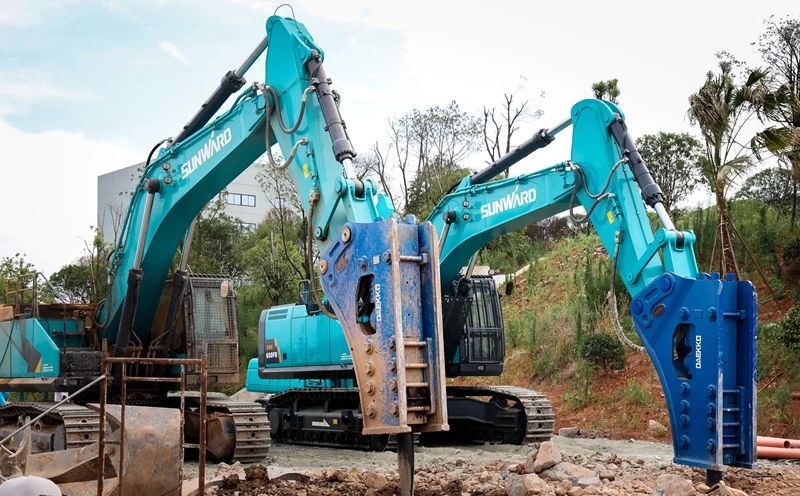 再升级！yp街机智能“矿山猛士”极限破碎现场直击