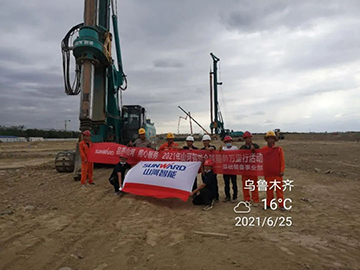 顶酷暑 走沙漠 2021年yp街机智能全球效劳万里行走进新疆