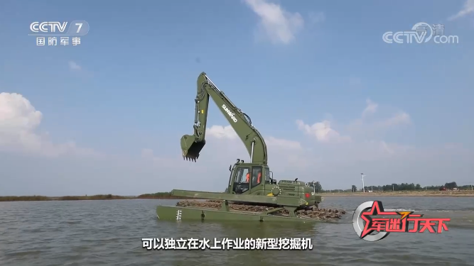 水陆两用挖掘机亮相央视！yp街机智能应抢救援“猛将”出战