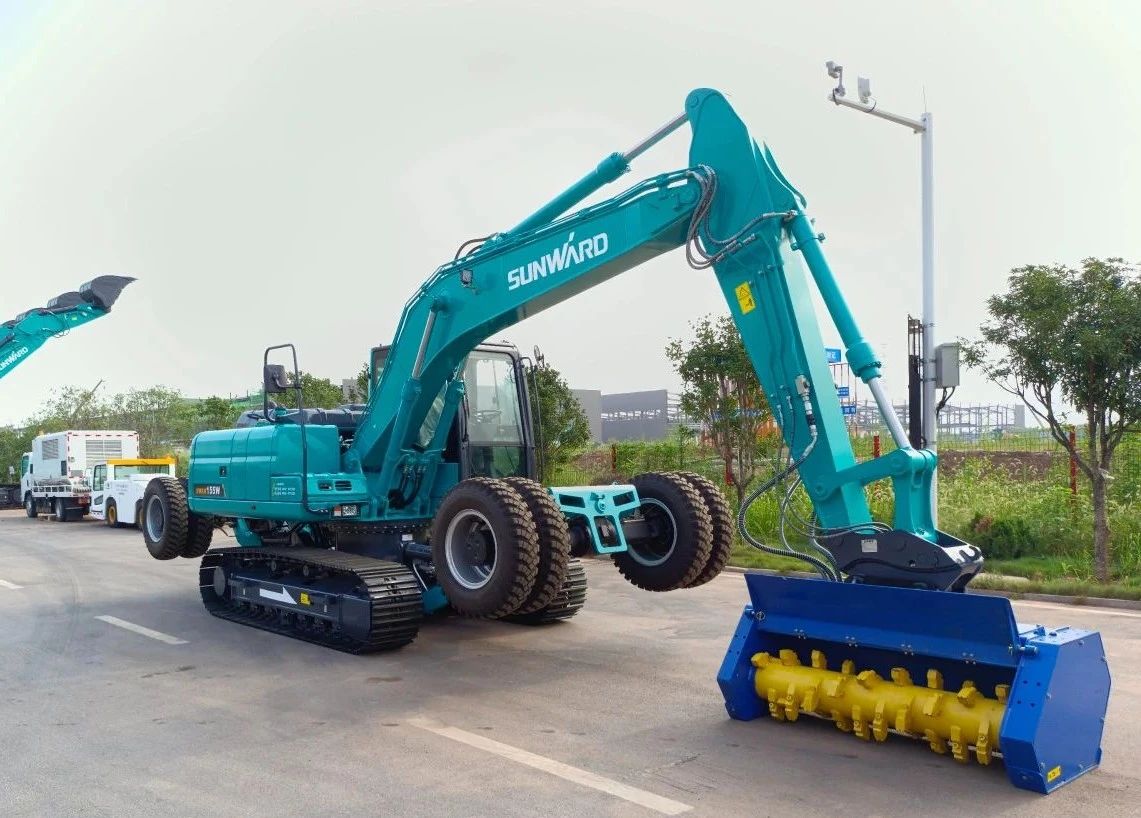 海内首台！yp街机智能15吨级轮履两用开带机乐成下线