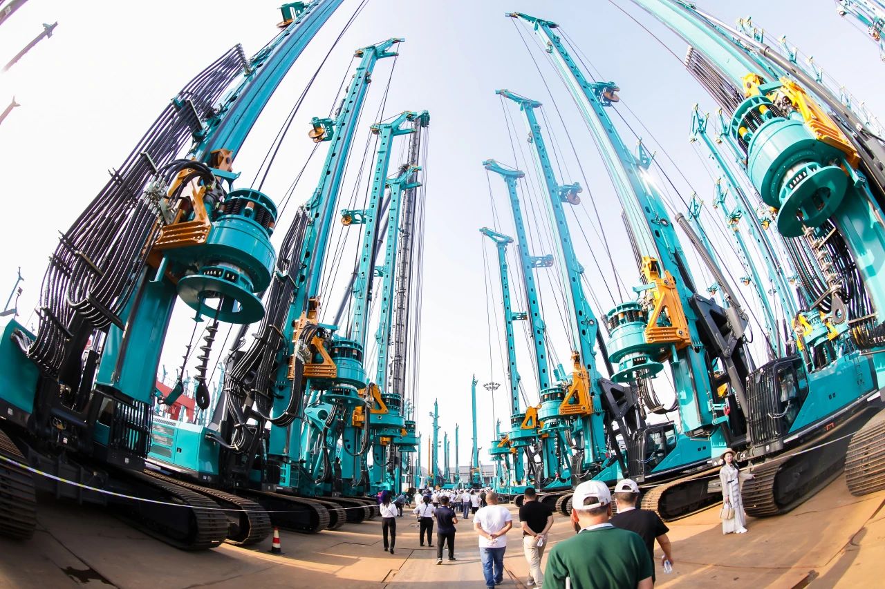 四大成套装备携手登。。。。。。p街机智能立异效果展示会交出“亮眼答卷”