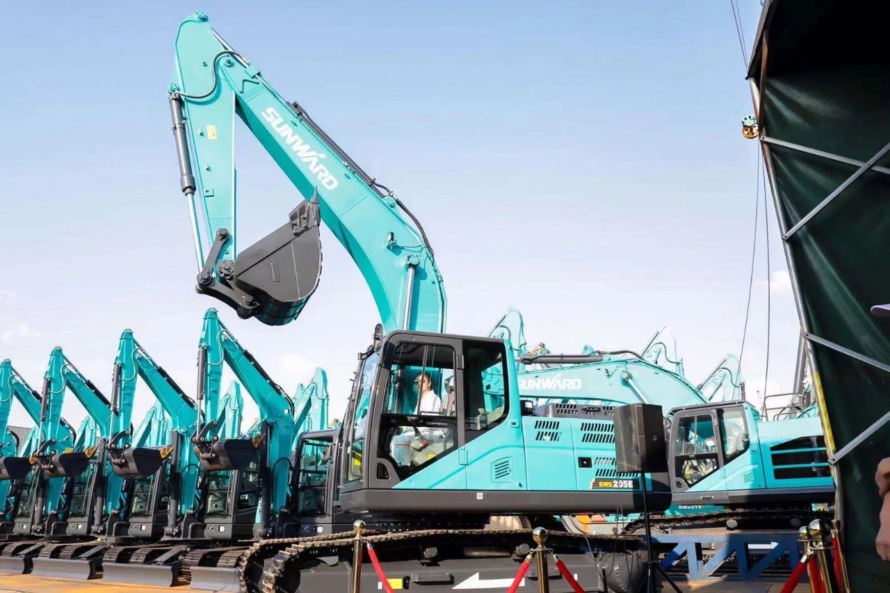 四大成套装备携手登。。。。。。p街机智能立异效果展示会交出“亮眼答卷”