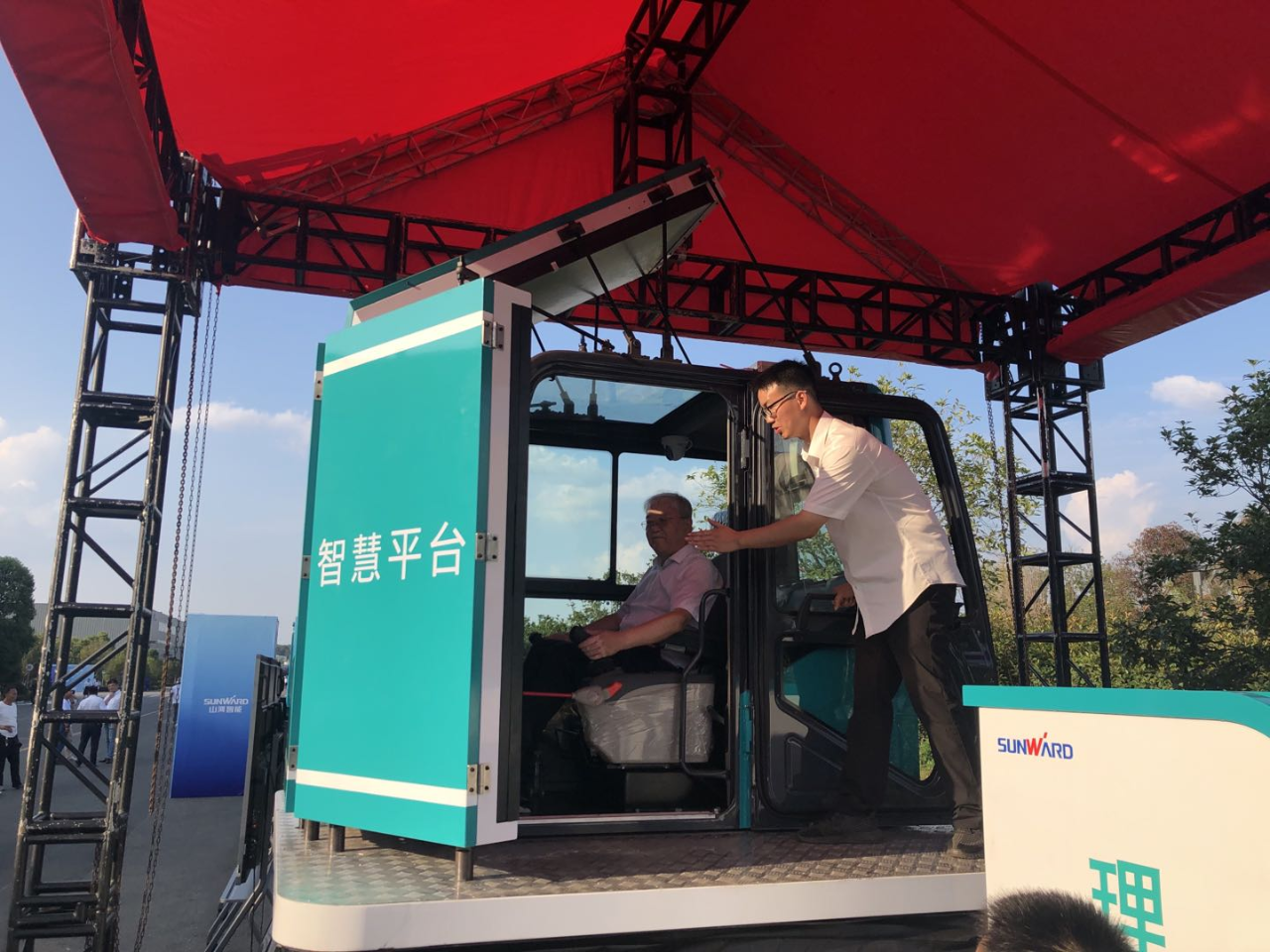 远程？？？？？？+仿真培训！全球首创5G？？？？？？胤抡媾嘌抵腔燮教ň柿料