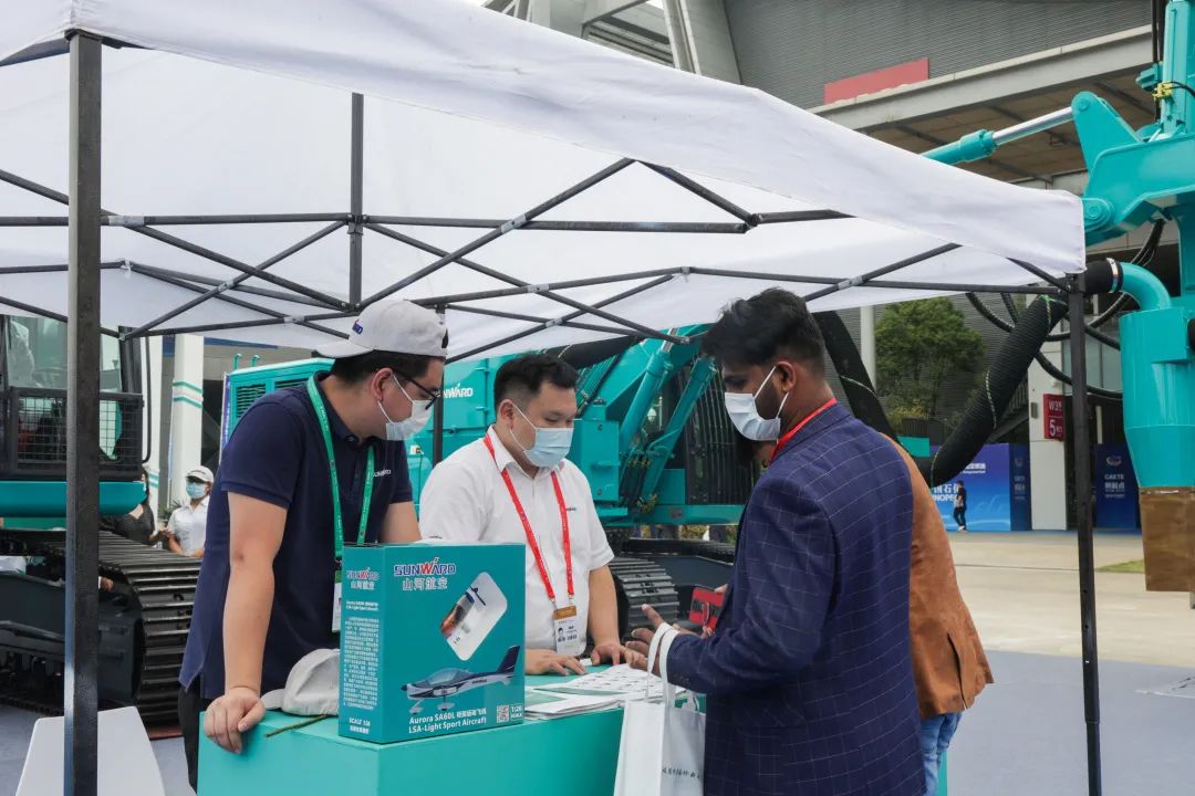 亮相中非经贸展览会！yp街机智能尽展工程机械国产品牌魅力