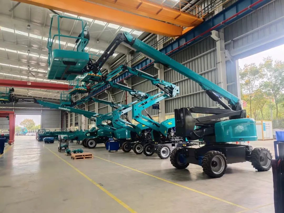 同级别作业高度最高！yp街机智能首款自主研发电动臂式高空作业平台下线