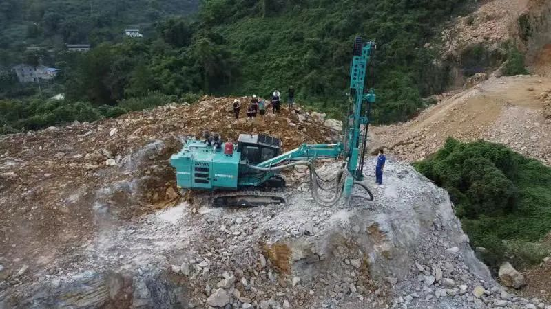 助力绿色矿山建设，，，，，，，yp街机智能“凿岩先锋”SWDH系列顶锤钻机大展身手