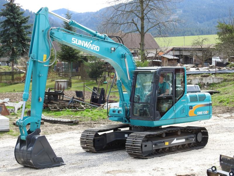 一辆中型的挖掘机的价钱是几多？？？？？？？