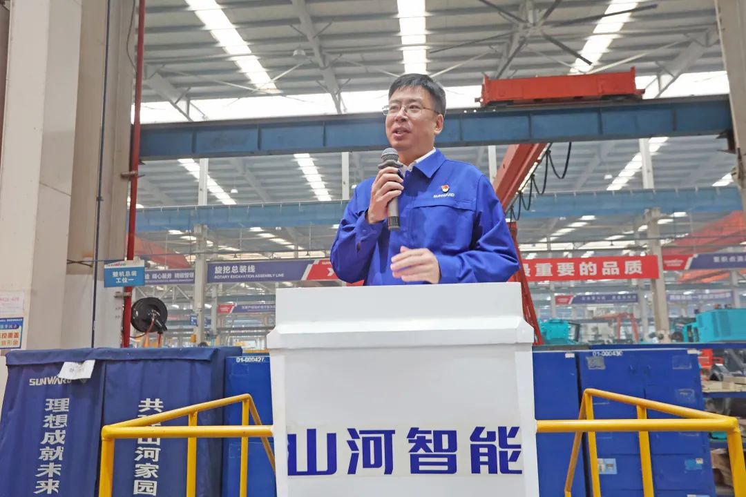 向模范学习！yp街机智能56名职工受到职工职业手艺竞赛表扬