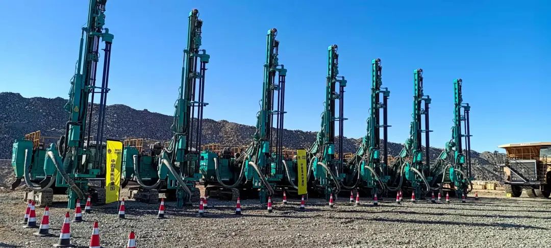 疫情当下，，，逆行非洲——yp街机智能凿岩装备团队外洋效劳纪实