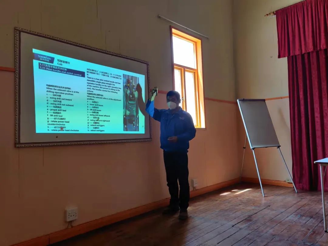 疫情当下，，，逆行非洲——yp街机智能凿岩装备团队外洋效劳纪实