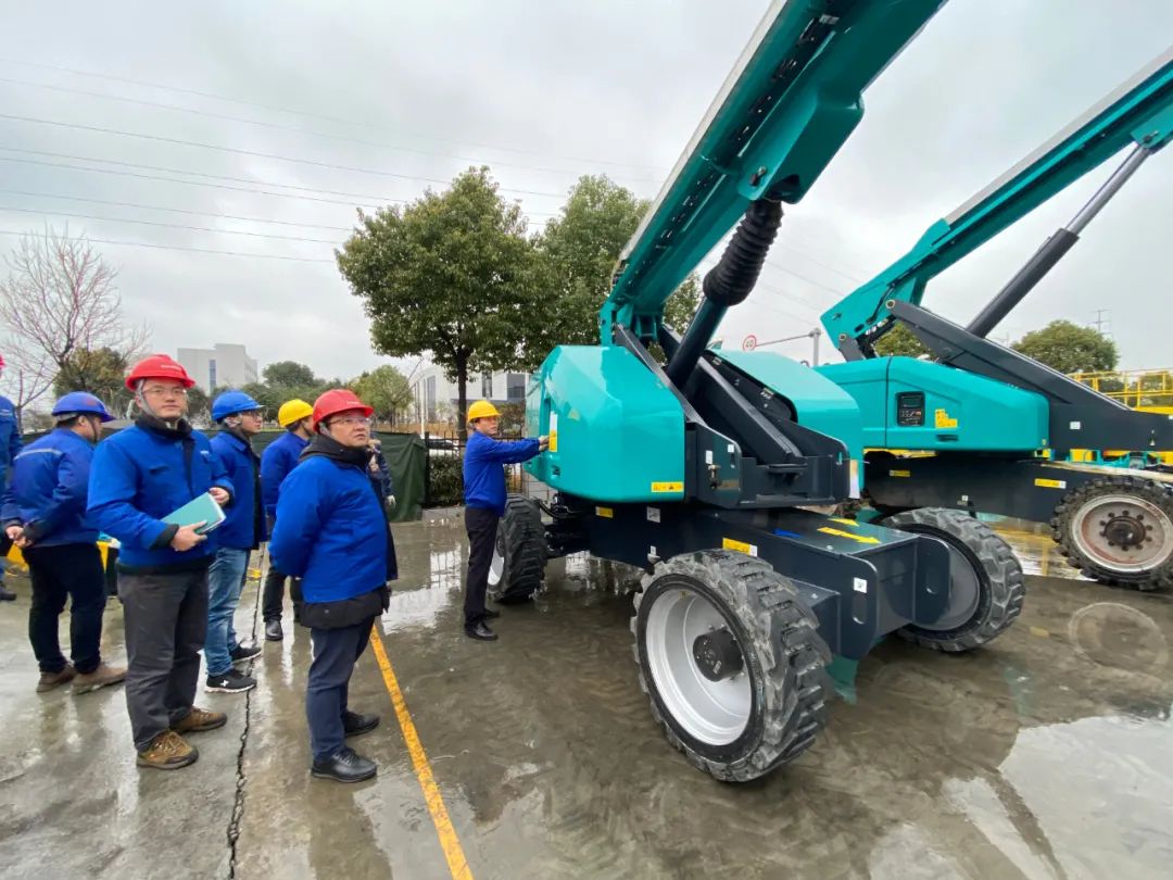 勇闯蓝海！yp街机智能两款臂式高空作业平台正式“出道”