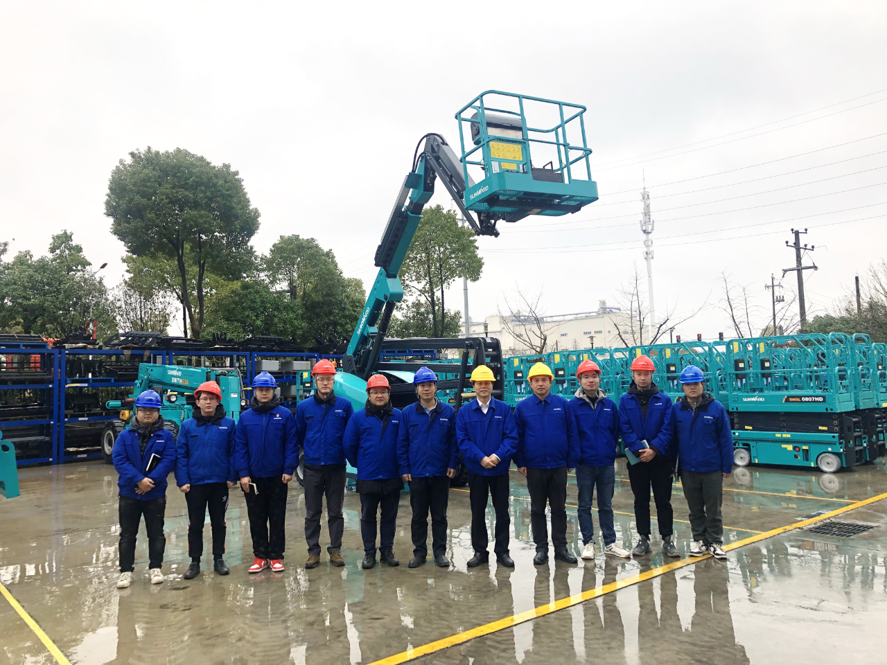 勇闯蓝海！yp街机智能两款臂式高空作业平台正式“出道”