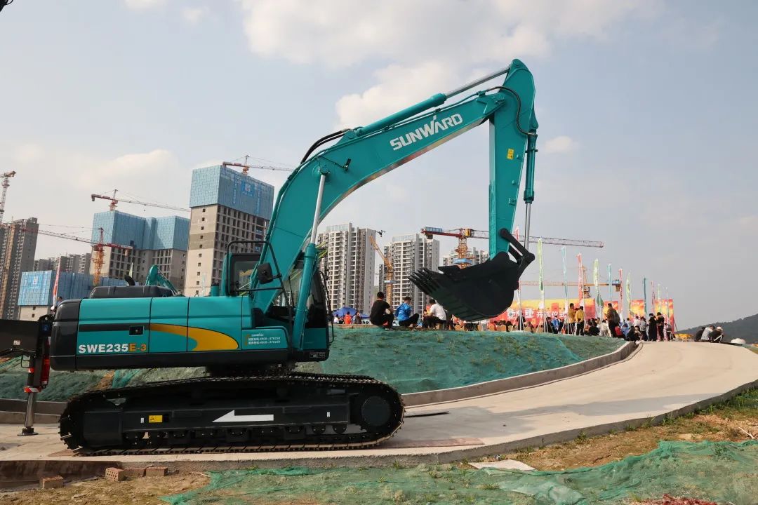 硬实力+软手刺！yp街机智能协拍电视剧《重中之重》开机