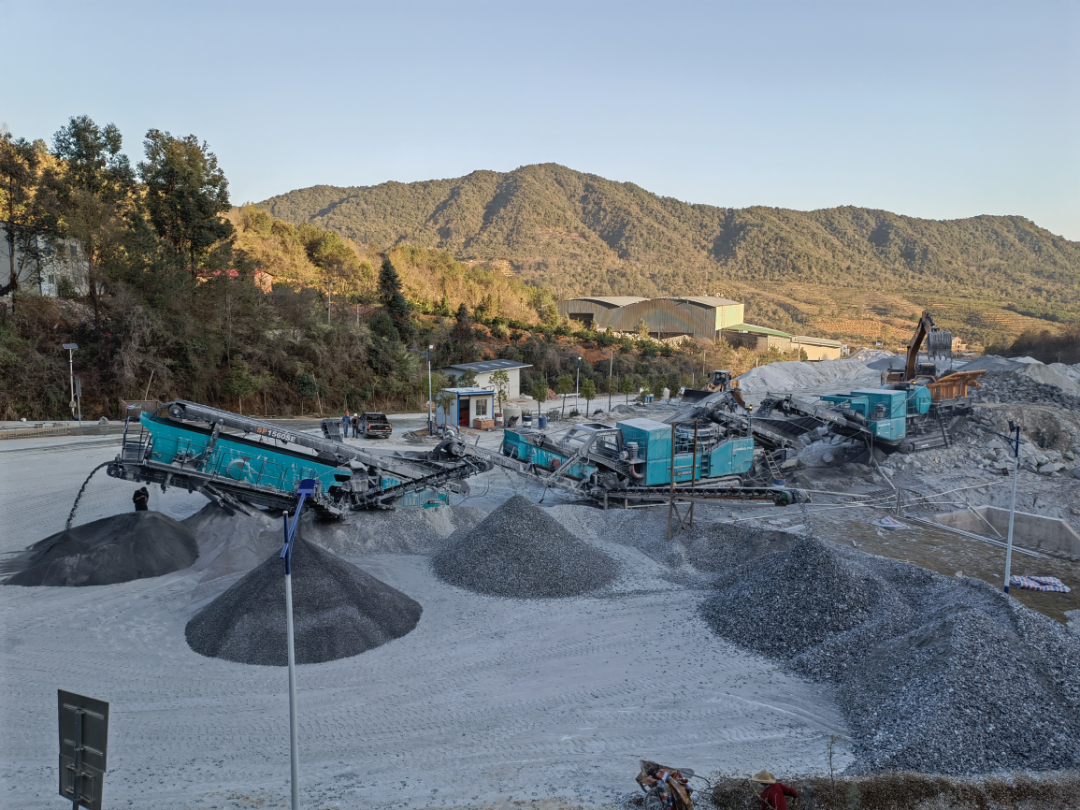 高性能+优效劳！yp街机普石勒移动破碎筛分成套装备“重拳出击”