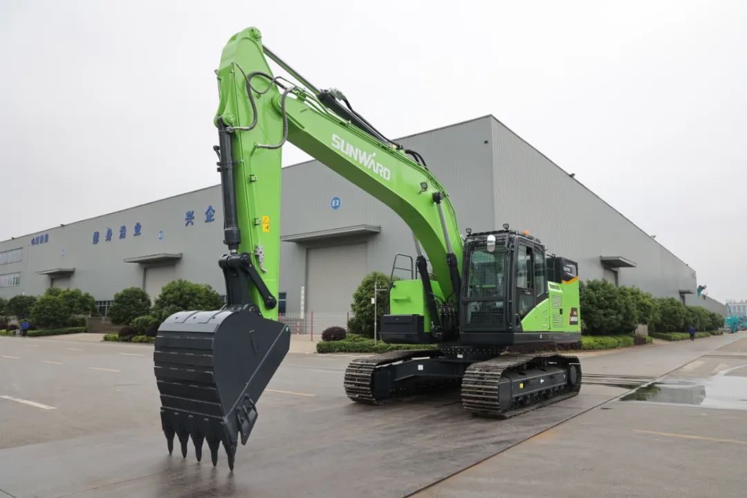 征战川藏铁路！yp街机智能新一代电动挖掘机乐成交付