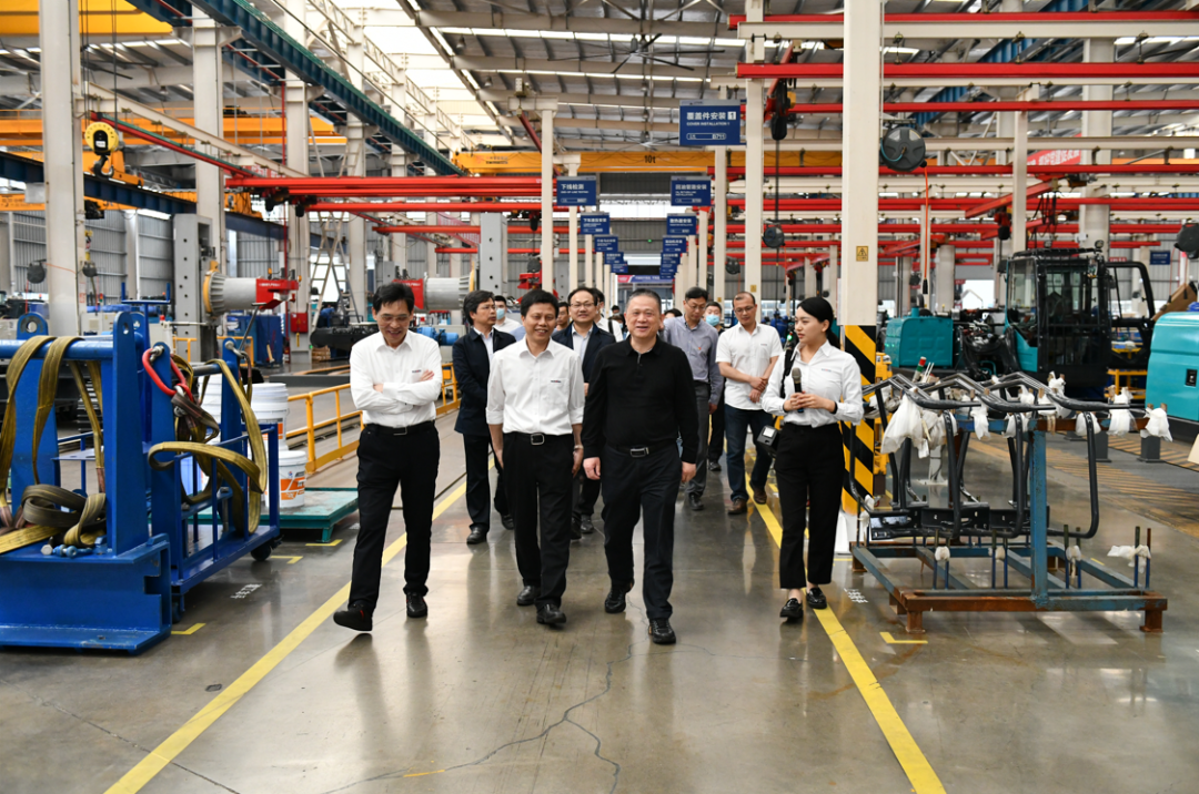 中南大学副校长郭学益率科学研究部一行调研yp街机智能